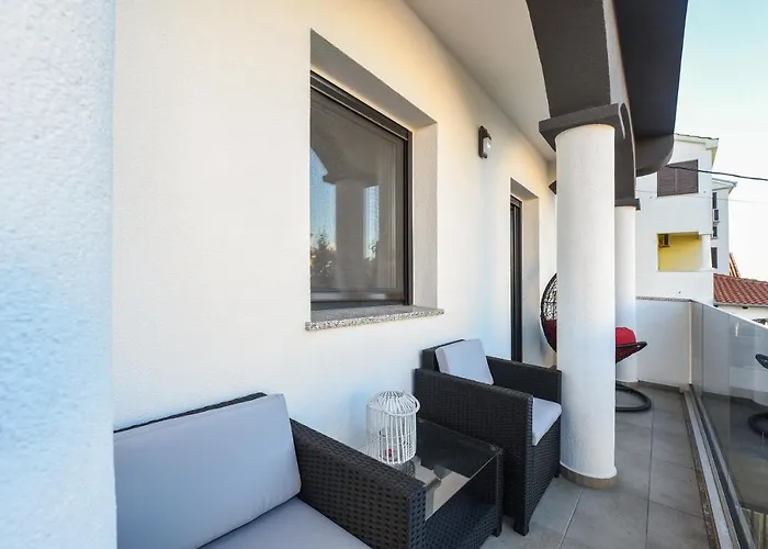 Appartement Lecija *