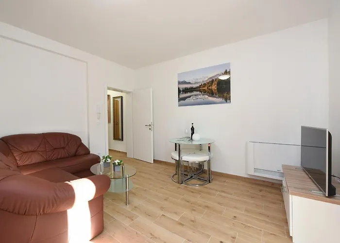 Appartement Lecija *