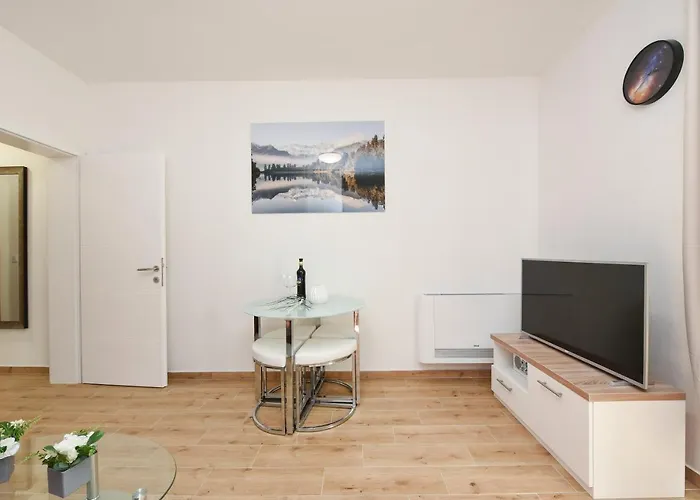 Appartement Lecija *