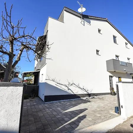 Apartment Lecija