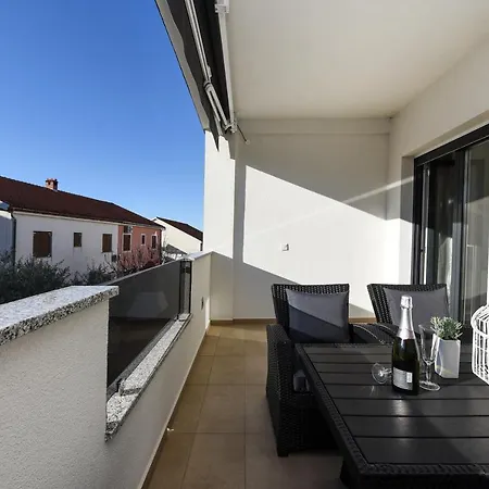 Apartament Lecija