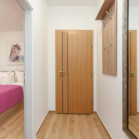 Apartment Lecija *