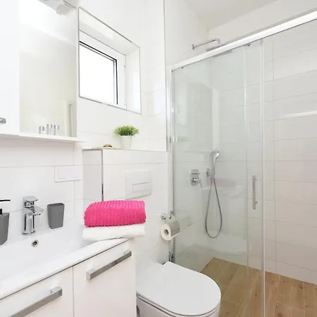 Lecija Apartment *