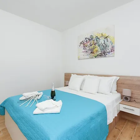 公寓 Lecija 扎达尔